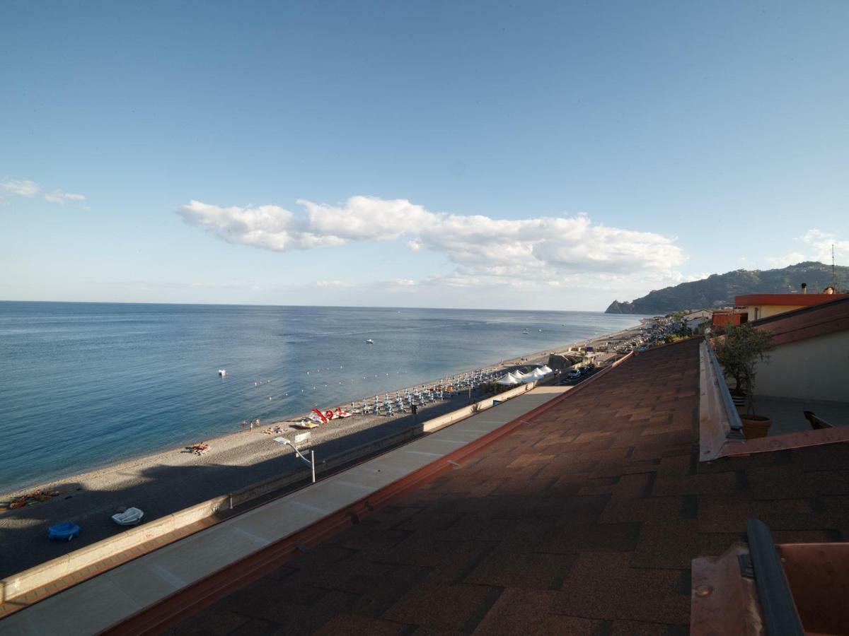 شقة Marina Di Savoca سانتا تيريزا دي ريفا المظهر الخارجي الصورة