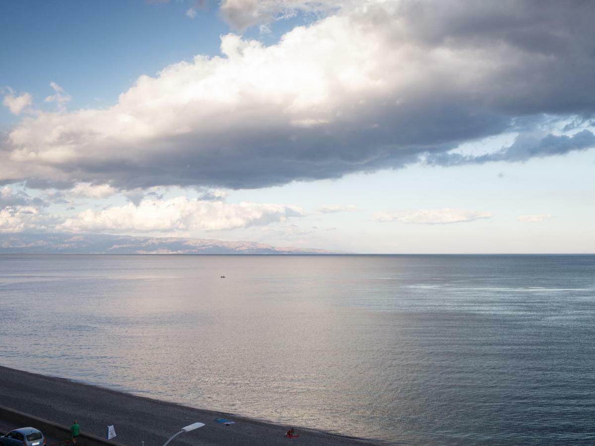 شقة Marina Di Savoca سانتا تيريزا دي ريفا المظهر الخارجي الصورة