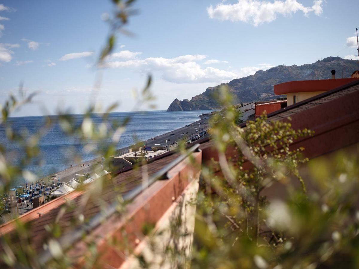 شقة Marina Di Savoca سانتا تيريزا دي ريفا المظهر الخارجي الصورة